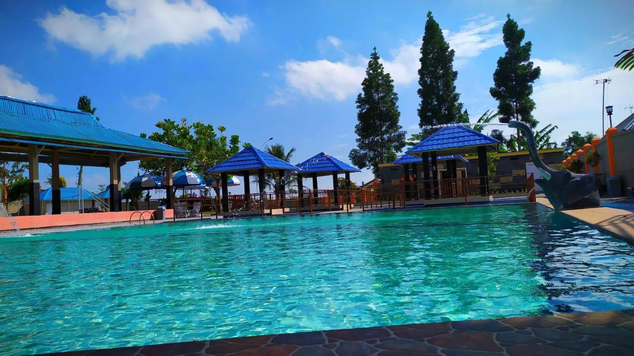 Grand Dian Hotel Guci Tegal  Exteriör bild