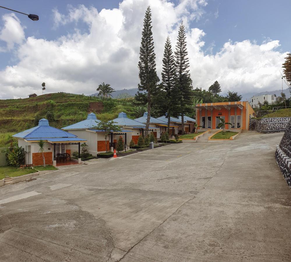 Grand Dian Hotel Guci Tegal  Exteriör bild